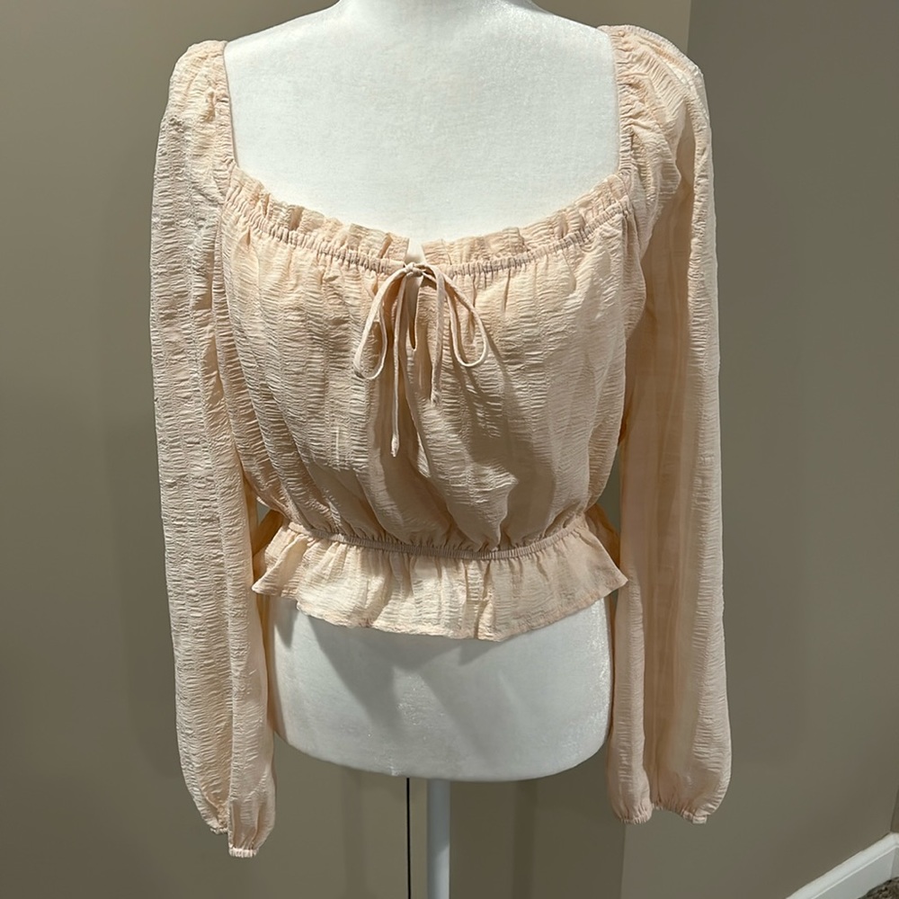 LUSH LIGHT PINK TOP SIZE M